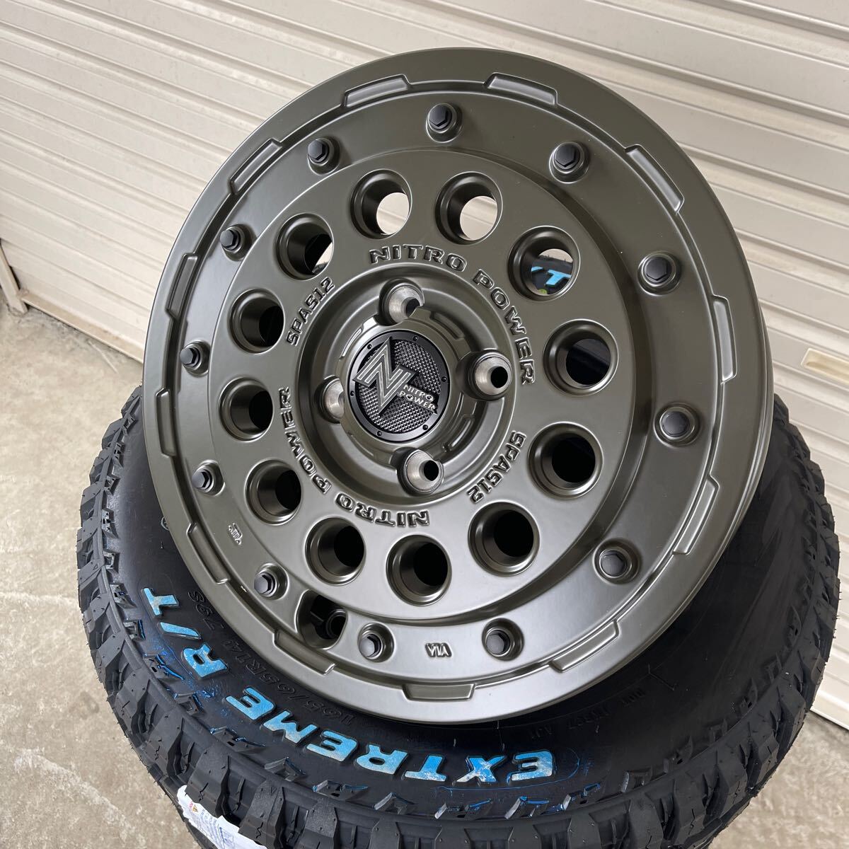 ナイトロパワーH12ショットガン◆ マックストレック165/65R14エクストリームRT軽トラ軽バンクロカンエブリィアクティハイゼットODグリーン_画像4