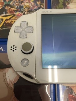 ◇SONY ソニー PlayStation プレイステーション PSVITA PS Vita PCH-2000 ホワイト 本体 ソフトまとめ 箱入り 16本 箱なし 4本 20本　_画像3