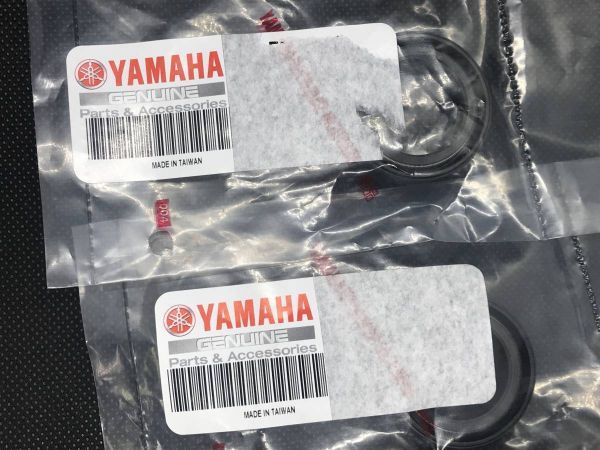 YAMAHA純正 26Φフォークシール 新品 109-23145-01互換 オイルシール２個 オーバーホール レストア GT50 ミニトレ GT80の画像1