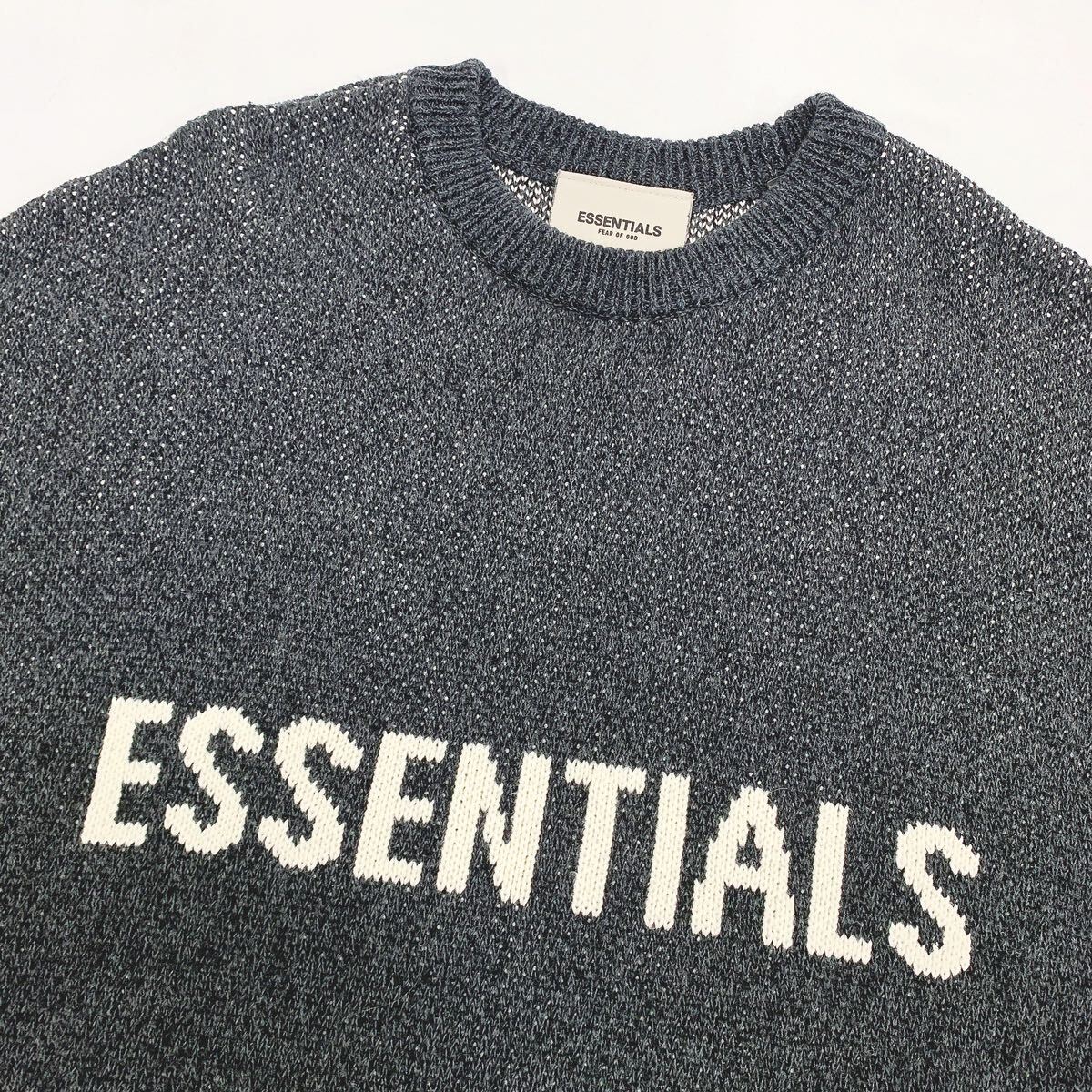 美品 ESSENTIALS エッセンシャルズ FEAR OF GOD FOG フロントロゴ ニット セーター 海外サイズ:S 黒 ダークグレー 05-0317☆の画像2