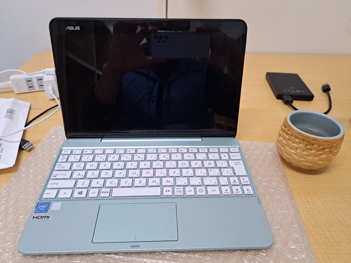 ASUS  TransBook T101HA  Windows10 SD64GB、メモリ4GB 4GB 4GB