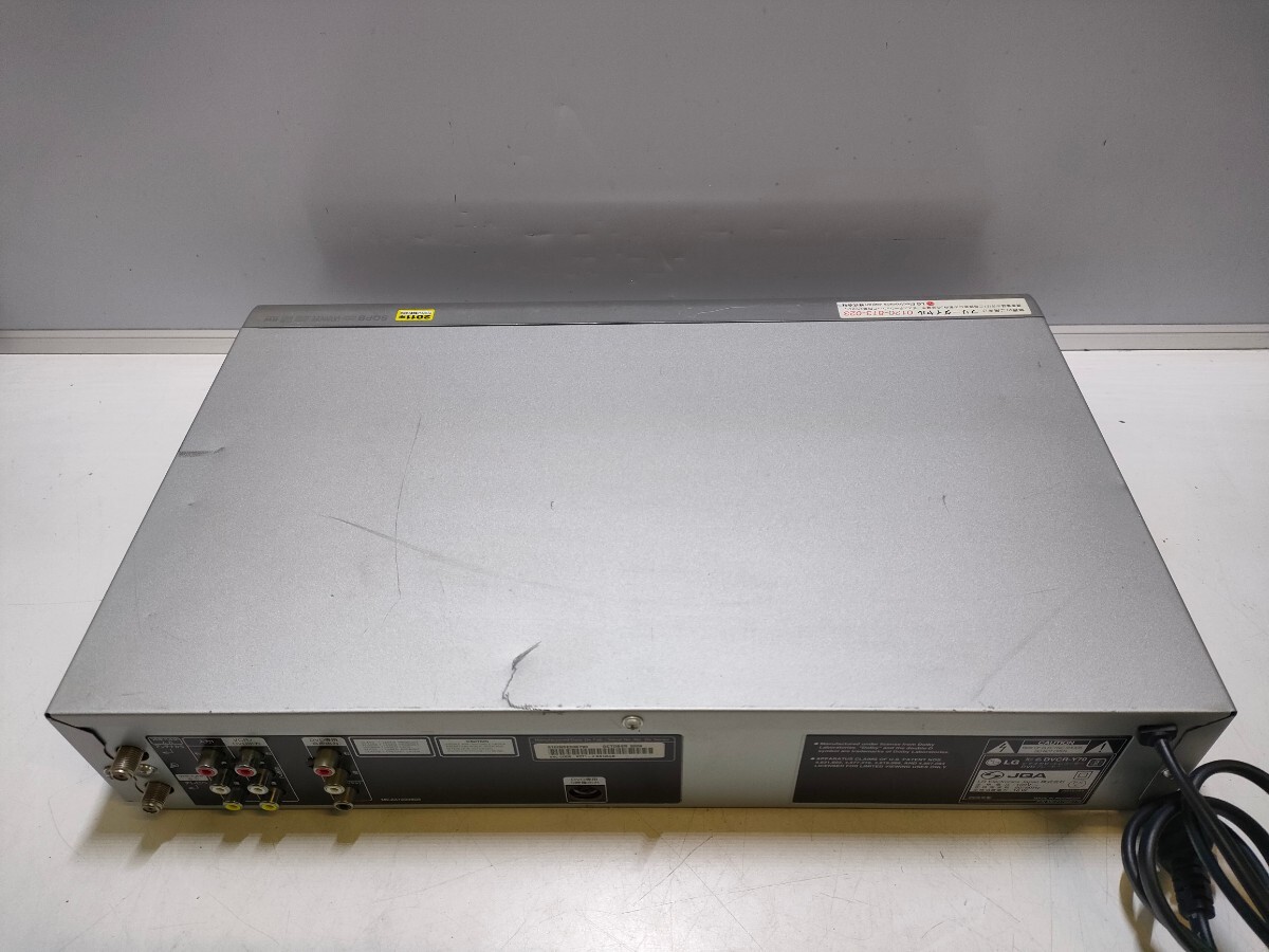 E240(中古現状、消毒除菌済 、即発送）LG VHSビデオ一体型DVDプレーヤー DVCR-Y70_画像4
