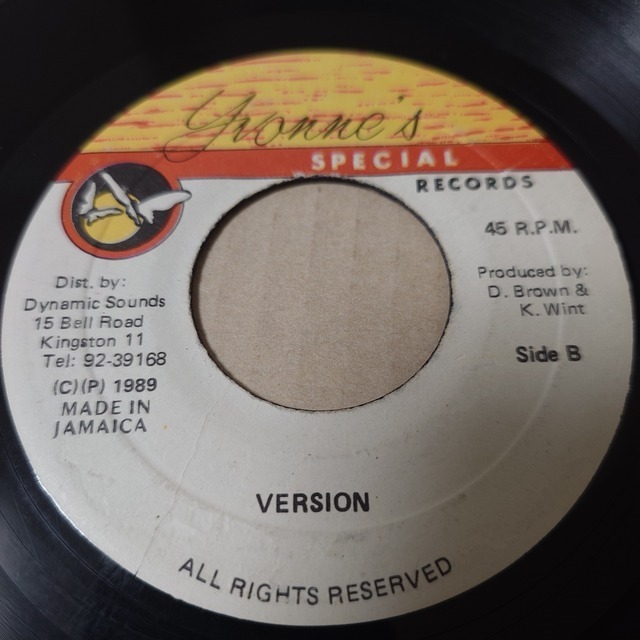 Dennis Brown - Easy // Yvonne's Special 7inch / Roots / The Commodoresの画像2