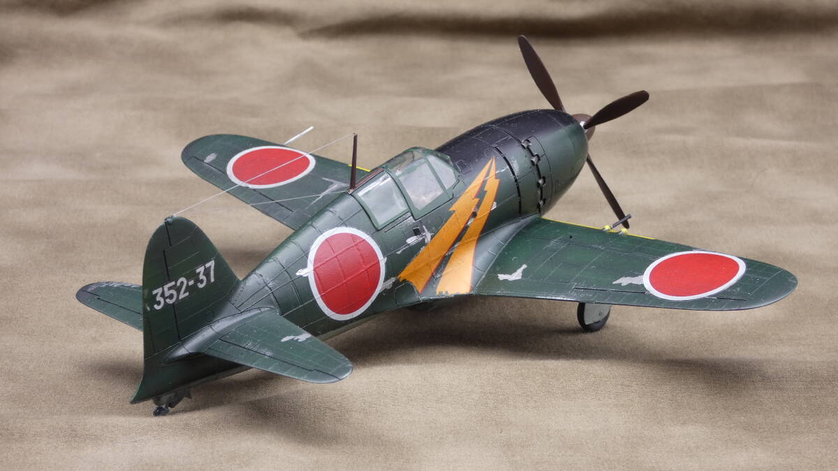 タミヤ　日本海軍 局地戦闘機 雷電21型 J2M3　 Bタイプ　完成品_画像2