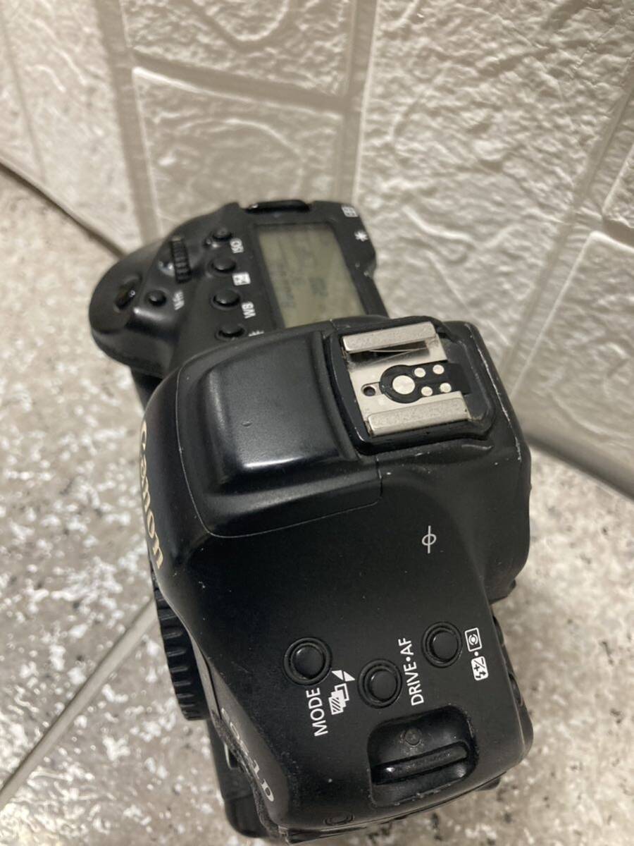 AZ-668.日本製 Canon デジタル一眼レフカメラ EOS-1D X Mark II ボディ EOS-1DXMK2 ブラック キャノン_画像6