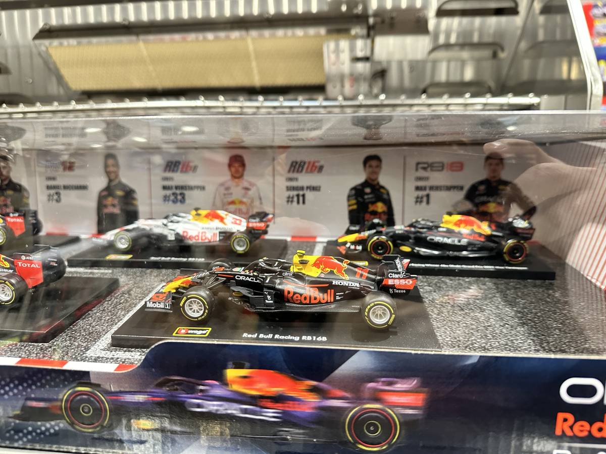  unopened new goods burago - FORMULA RACING 1/43 RED BULL F1 6 pcs. set - F1 machine Red Bull F1 BBurago 