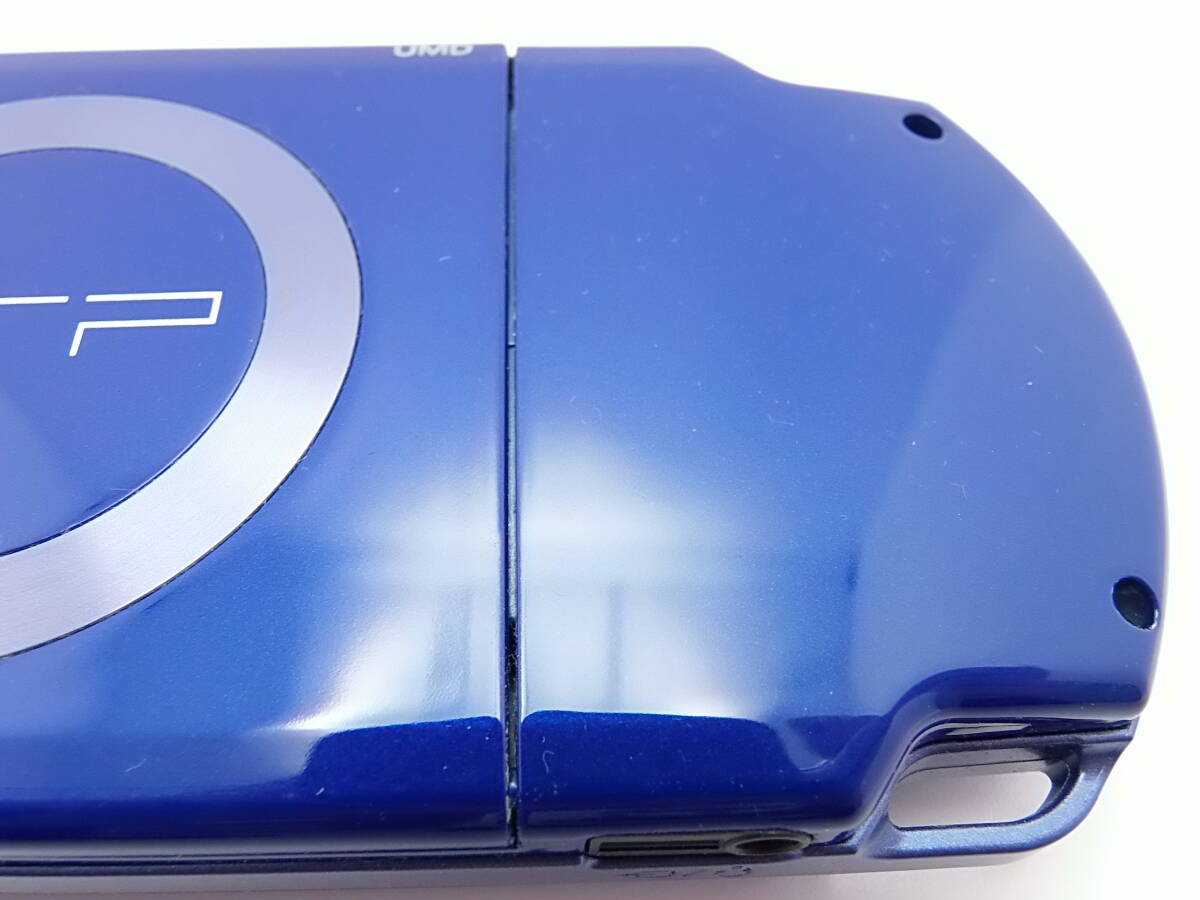 PSP-2000　新品に近い綺麗な美品　液晶画面は、完全にキズ無し　メタリック ブルー　バリューパック　付属品、未使用もあり　全15点セット_画像9