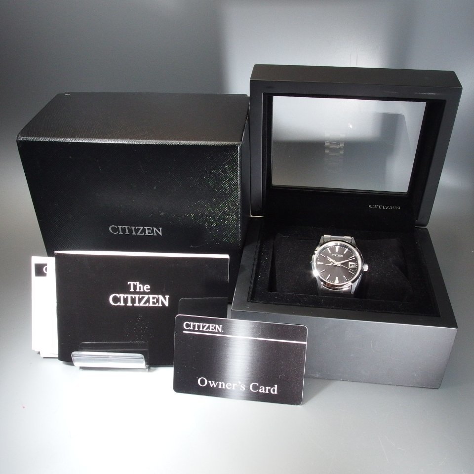 ◆美品◆ CITIZEN ザ シチズン AQ1000-58E A010-T017983 ソーラー パワーリザーブ オーナーズ 黒 文字盤 箱 保 メンズ 腕時計 「23478」_画像9