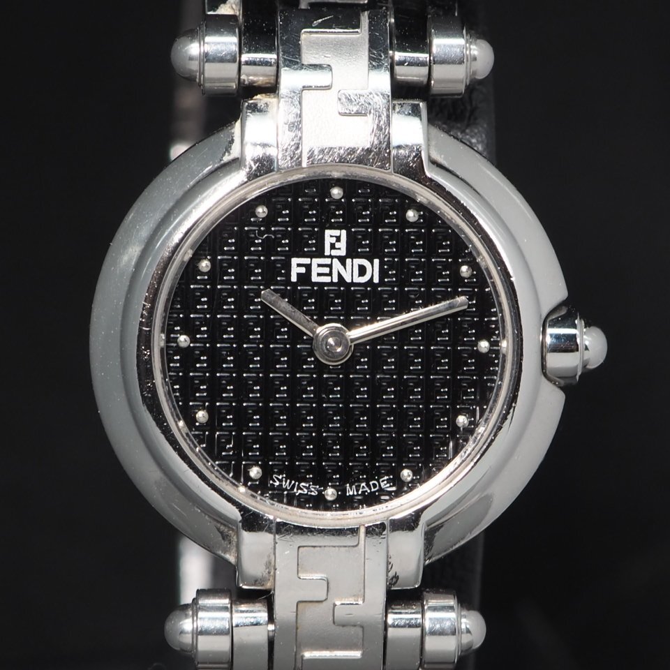 【電池交換済】FENDI フェンディ 750L FF ズッカロゴ SS QZ ２針 純正ブレス シルバーカラー レディース 腕時計 「23658」_画像3