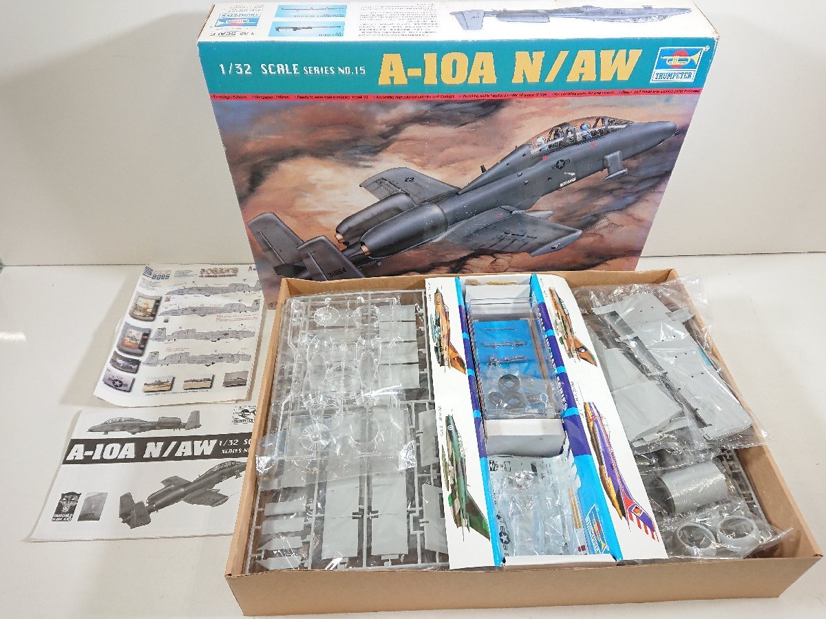 トランペッター TRUMPETER プラモデル A-10A N/AW AIRCRAFT SERIES No.15 1/32 説明書有り 欠品有り ユーズド_画像1