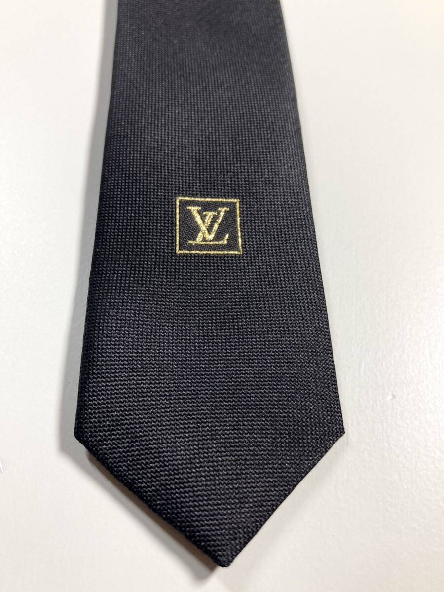 希少 極美品 LOUIS VUITTON ルイヴィトン ネクタイ NBAコラボ 希少 極美品 LOUIS VUITTON ルイヴィトン ネクタイ NBAコラボ