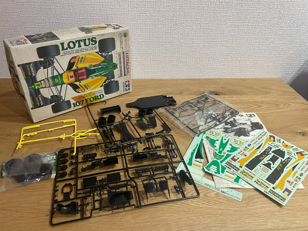 # プラモデル 車 2点セット ジャンク JUNK TAMIYA タミヤLOTUS 107 Ford Revell BMW 750iL パーツ欠品 一部塗装/組み立て済み_画像3