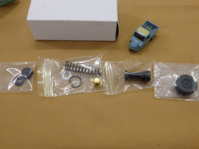 C219 特A 貴重 絶版部品 ★ ダイハツ DAIHATSU 三輪 ミゼット MP4 MP5 ブレーキマスター O/H KIT (未使用 新品）★ 虎の子大放出！！_未使用・新品1個のみ限定放出致します！