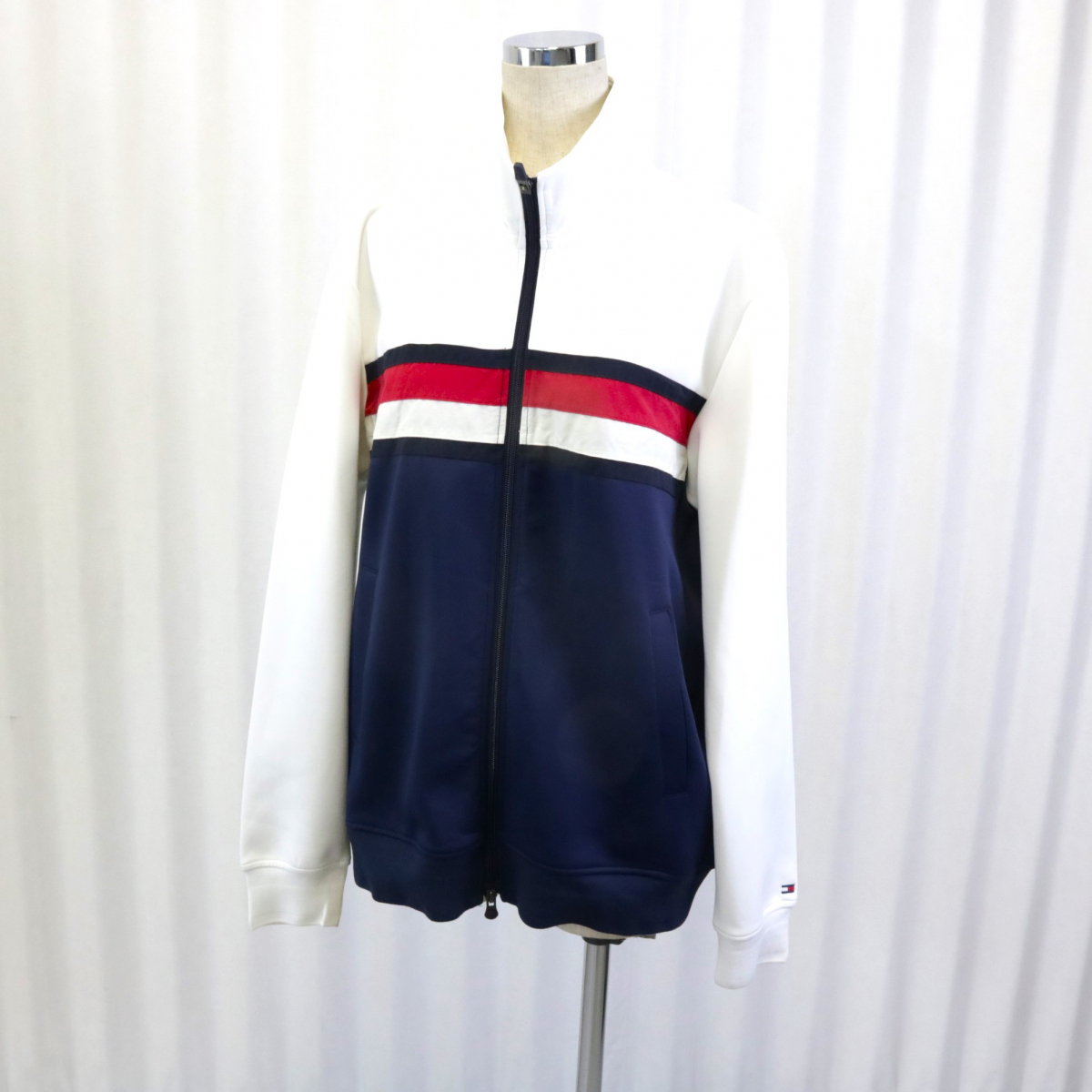 Tommy Hilfiger トミー ヒルフィガー ゴルフ ウェア ホワイトカラー 白色 ブランド品 オシャレ ファッション スポーツ 運動 003FUDFR81_画像1