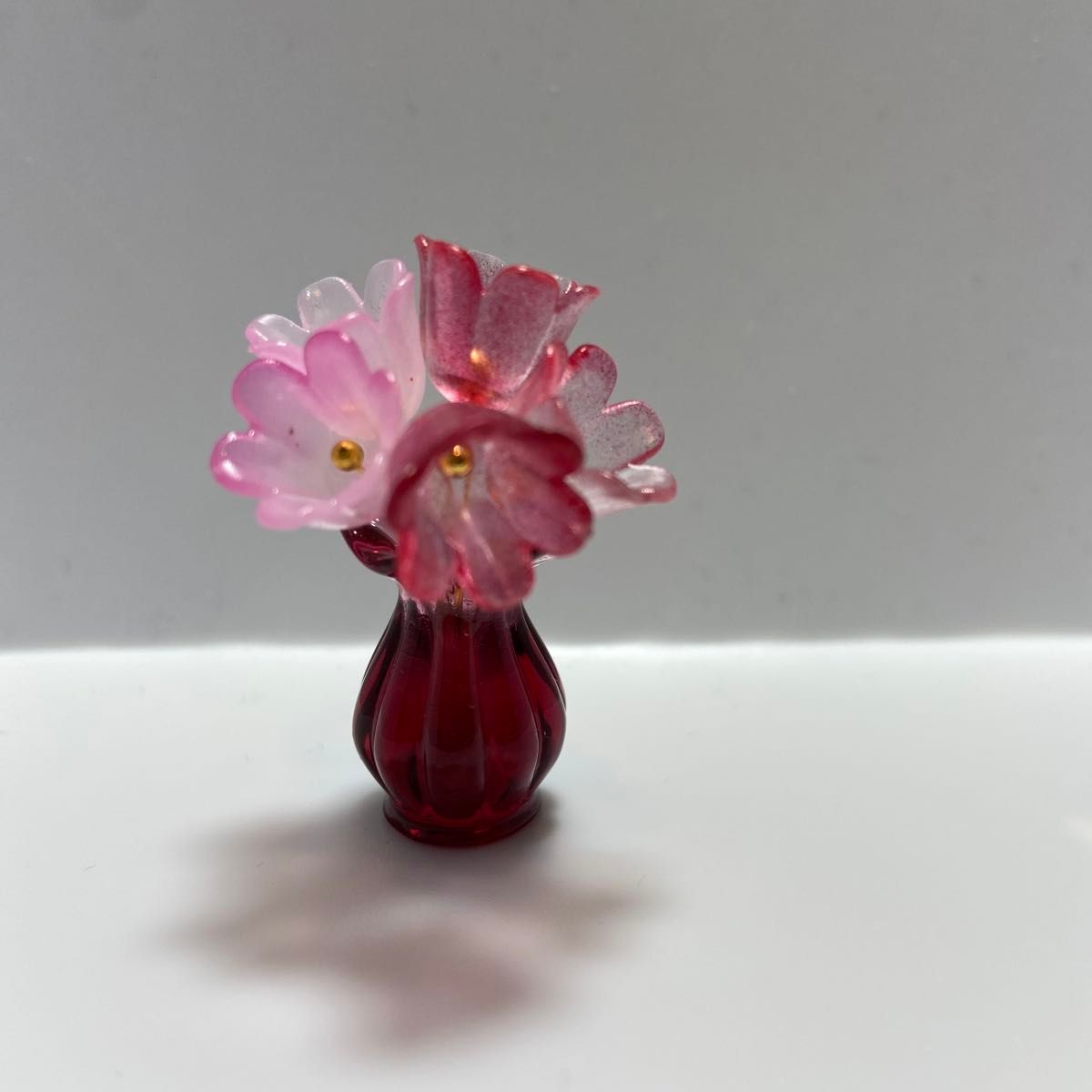 ミニチュアフラワー　ミニチュア花瓶　ドール用和室　インテリア　紫の花　白の花　ハンドメイド　