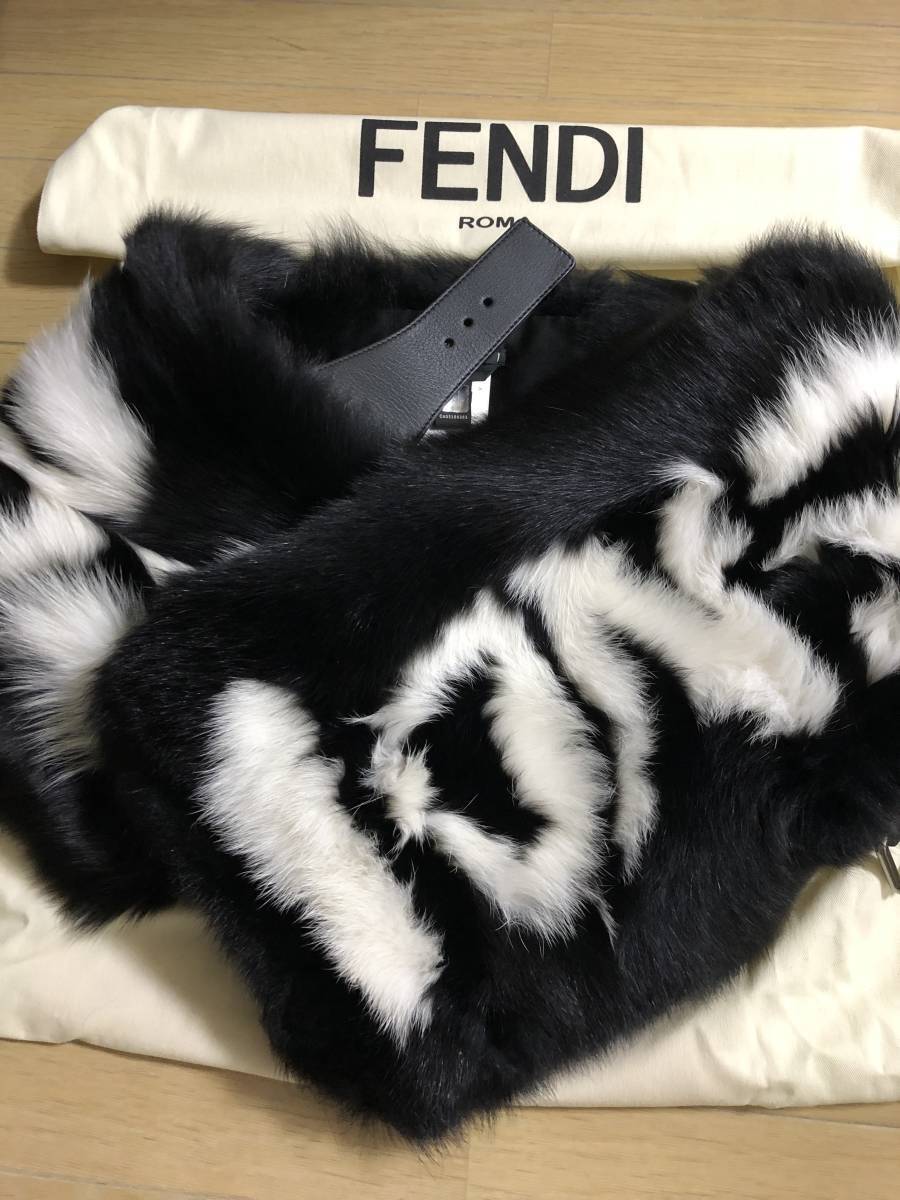 FENDI フェンディ フォックスファー ショール ティペット FENDIFENDI ロゴ 黒x白 ブラックxホワイト 新品タグ付き_画像1