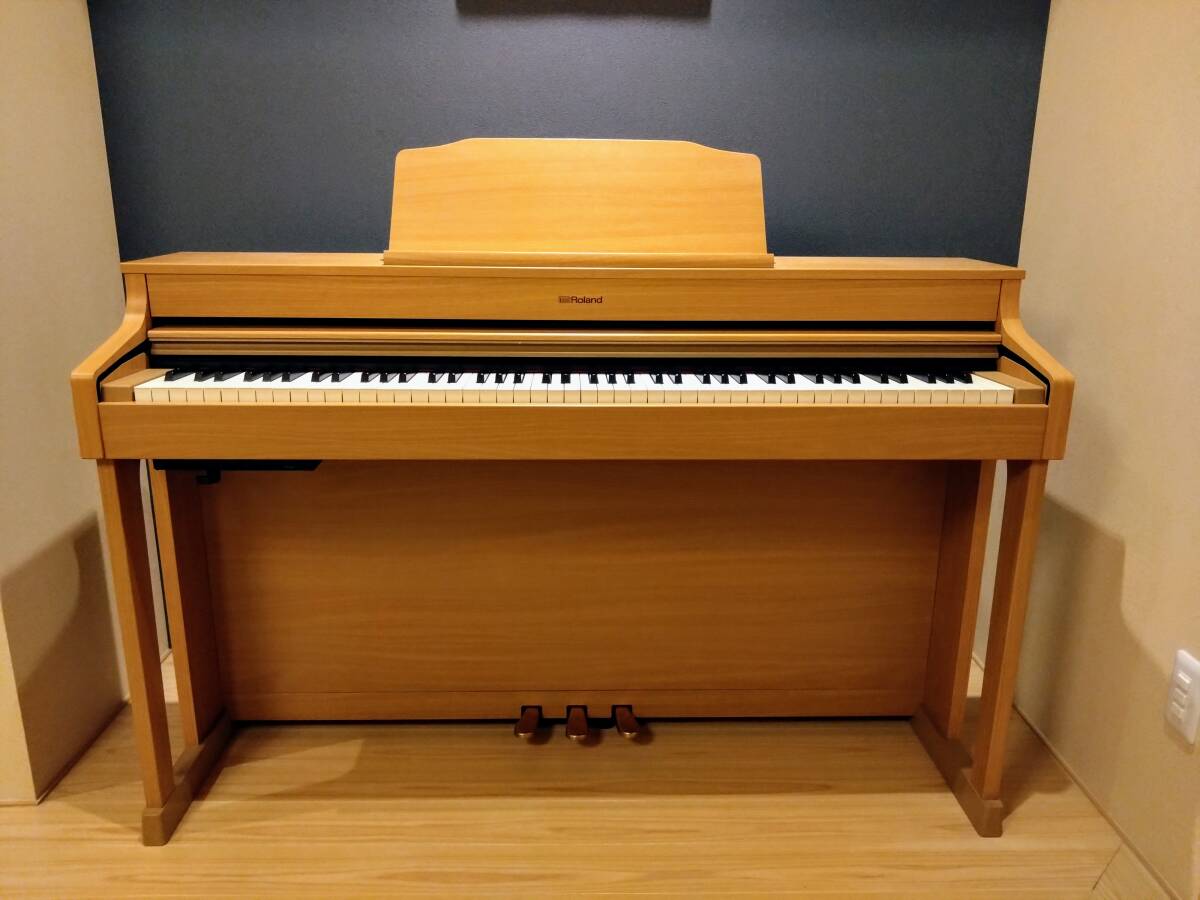 神戸市より　ローランド 電子ピアノ HP603 2017年新品購入 関西圏は配送可能。