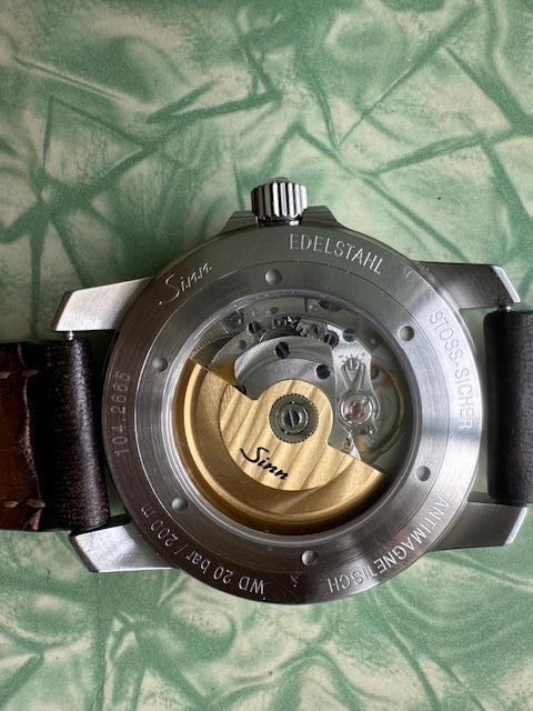  Sinn 104.ST.SA.Aレザー 腕時計 メンズ 自動巻 中古美品！_画像4