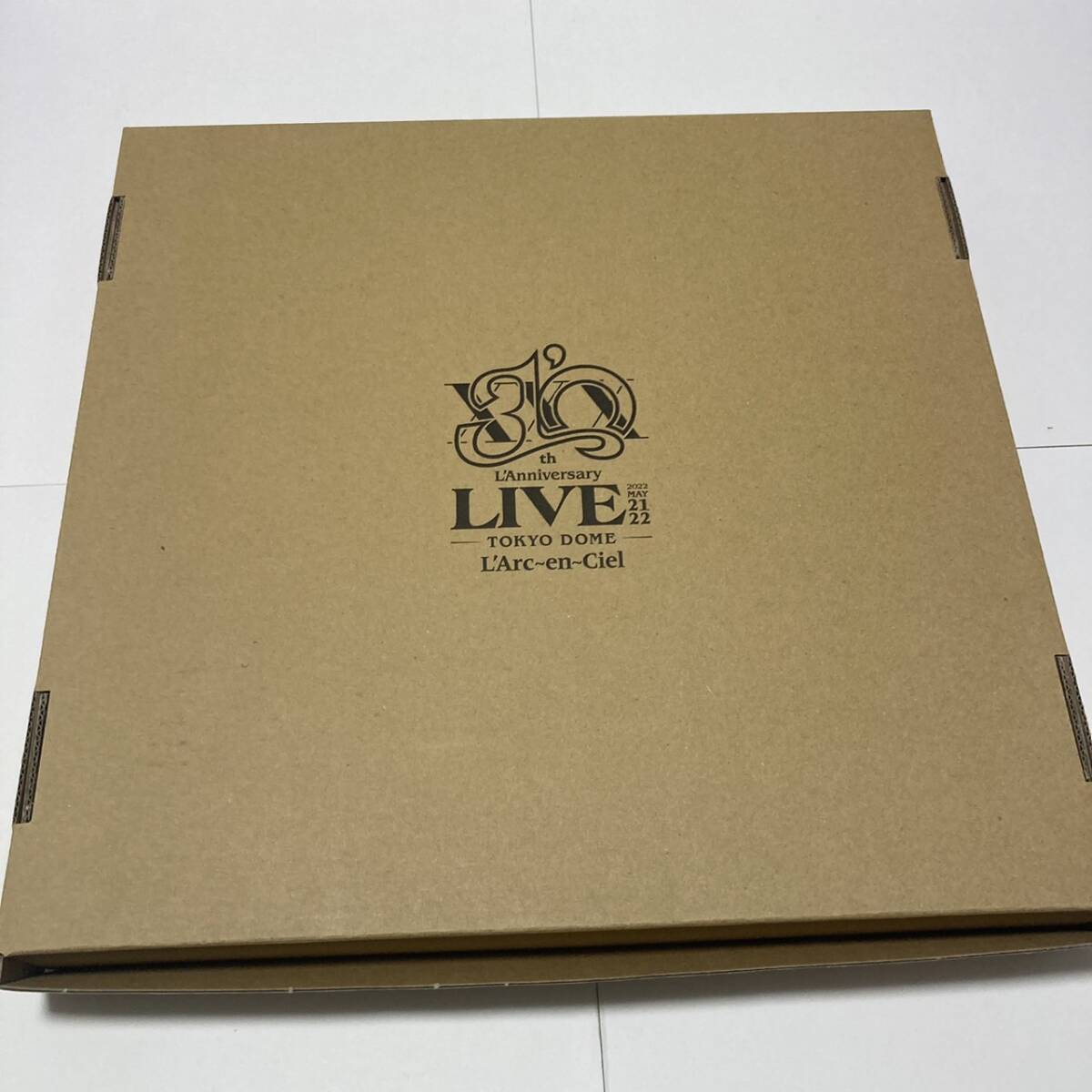 ◆ほぼ新品◆L'Arc〜en〜Ciel 30th L'Anniversary LIVE◆完全生産限定盤◆Blu-ray & CD◆早期予約特典 コットン巾着&ラミネートパス付きの画像2