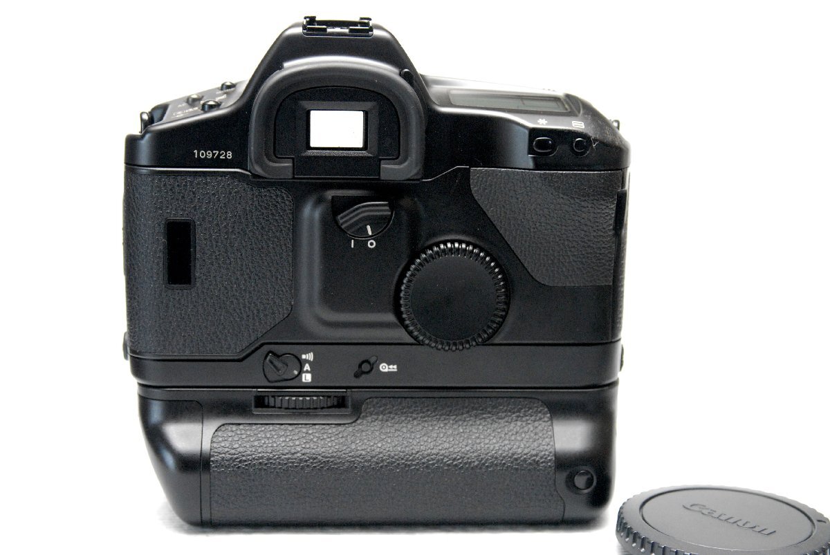 （綺麗）Canon キャノン 昔のオートフォーカス高級一眼レフカメラ EOS-1N ボディ 希少な作動品_画像3
