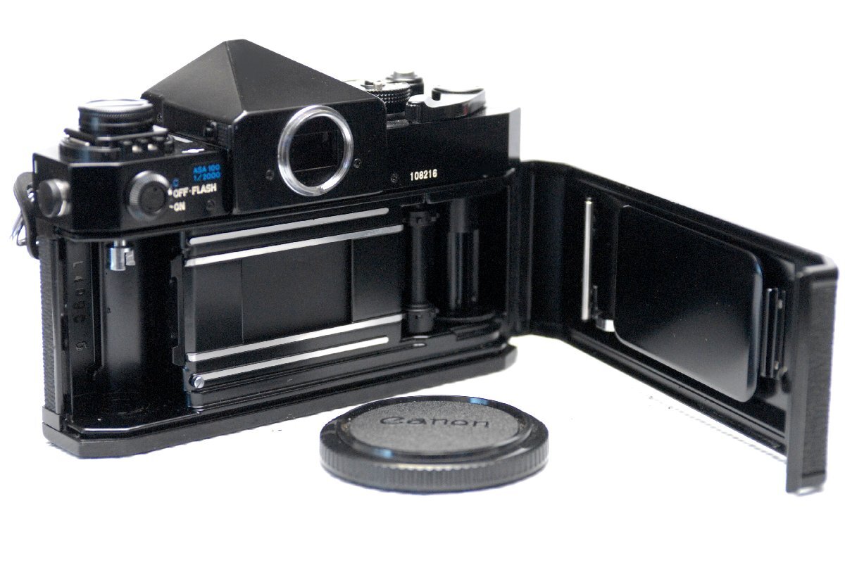 （綺麗）Canon キャノン 最高峰 昔の高級一眼レフカメラ F-1 ボディ (前期型) 希少・良好品（腐食なし）_画像6