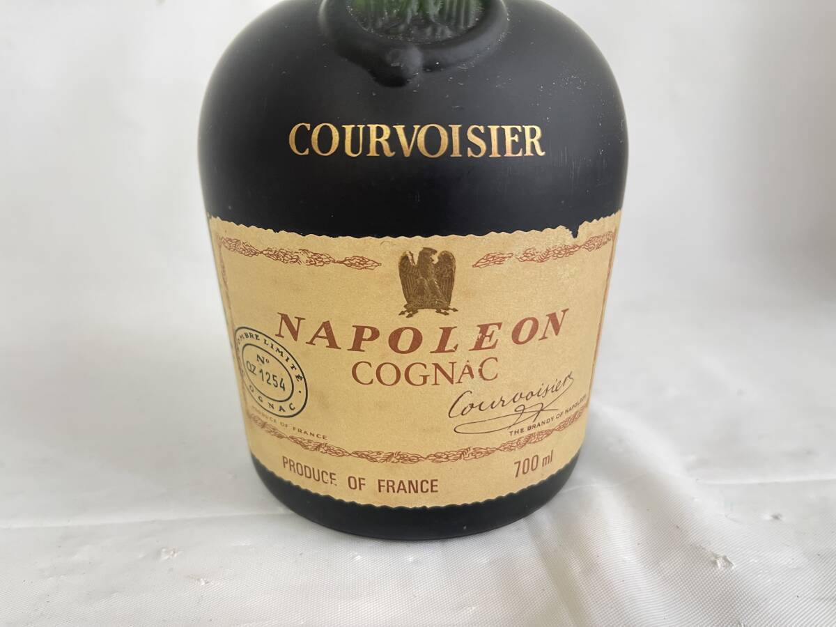 MI0603-80I　COURVOISIER　NAPOLEON　COGNAC　700ml　40％　クルボアジェ　ナポレオン　コニャック　ブランデー　古酒_画像3