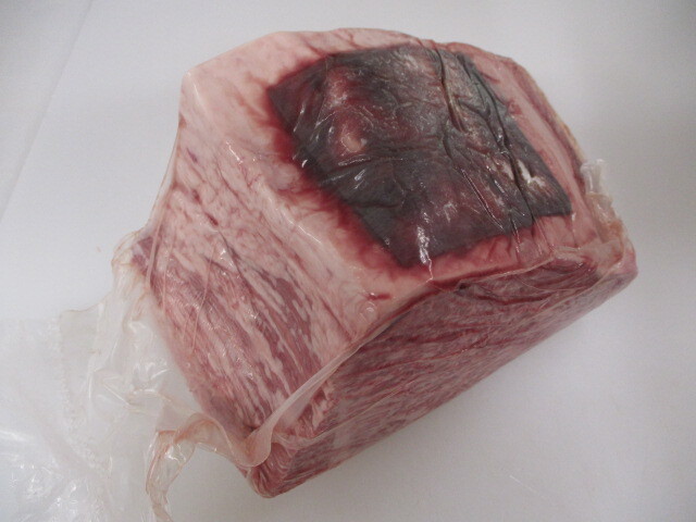 ブランド牛 チルド 黒毛和牛 外もも ナカ肉 もも肉 レア 3000g 最高級 A5 国産 焼肉 ステーキ ローストビーフ すき焼 赤身 牛肉 ブロック_画像4