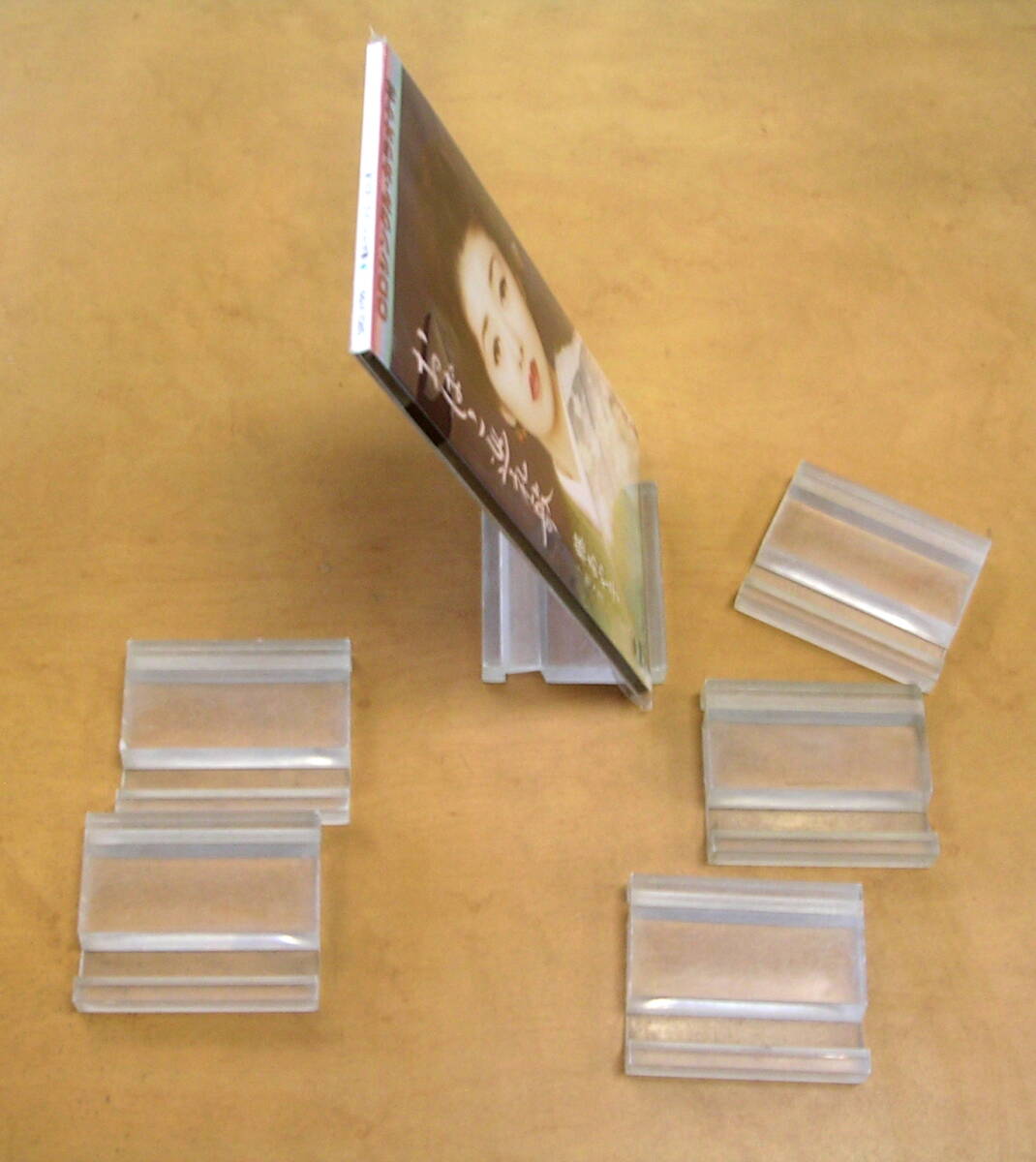【ディスプレイ】CD アクリルスタンド アクリルディスプレイ アクリル展示台 ６個 ：アクリル 展示 掲示 透明の画像5