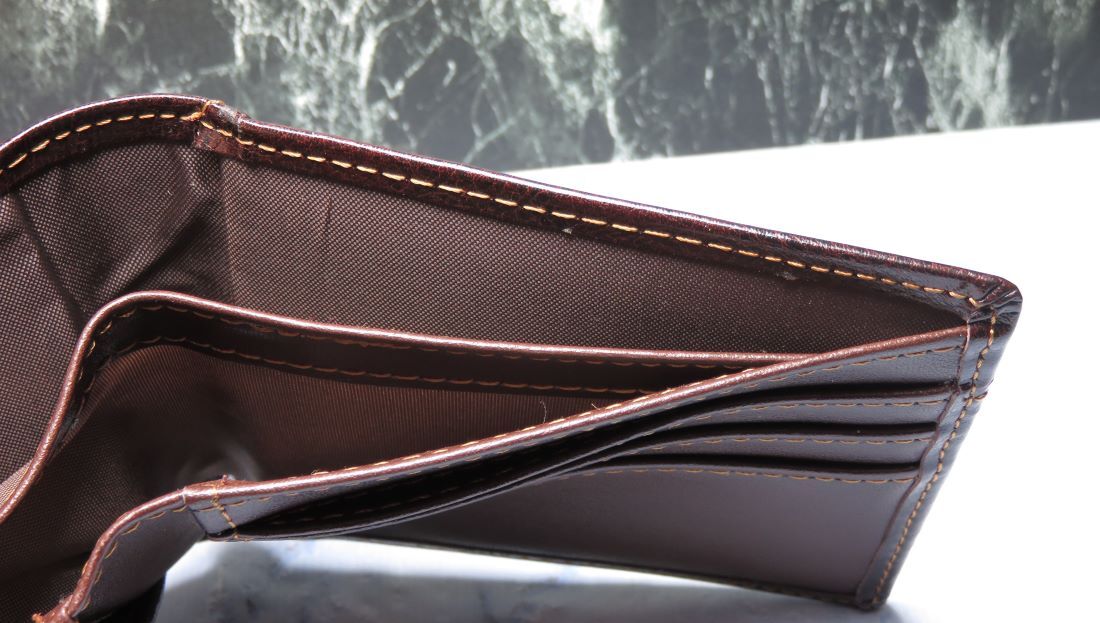 牛革 メンズ二つ折り財布、コンパクト財布、軽量財布、カード入れ＊新品＊当日発送（濃いブラウン）_画像5