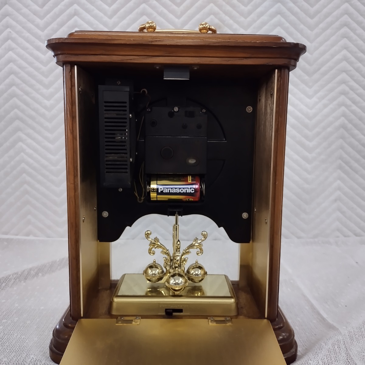 NR982 置時計 SEIKO セイコー QUARTZ 日本製 チャイム 稼働品 アンティーク調 インテリア 置き時計 レトロ 回転飾り クォーツ_画像8