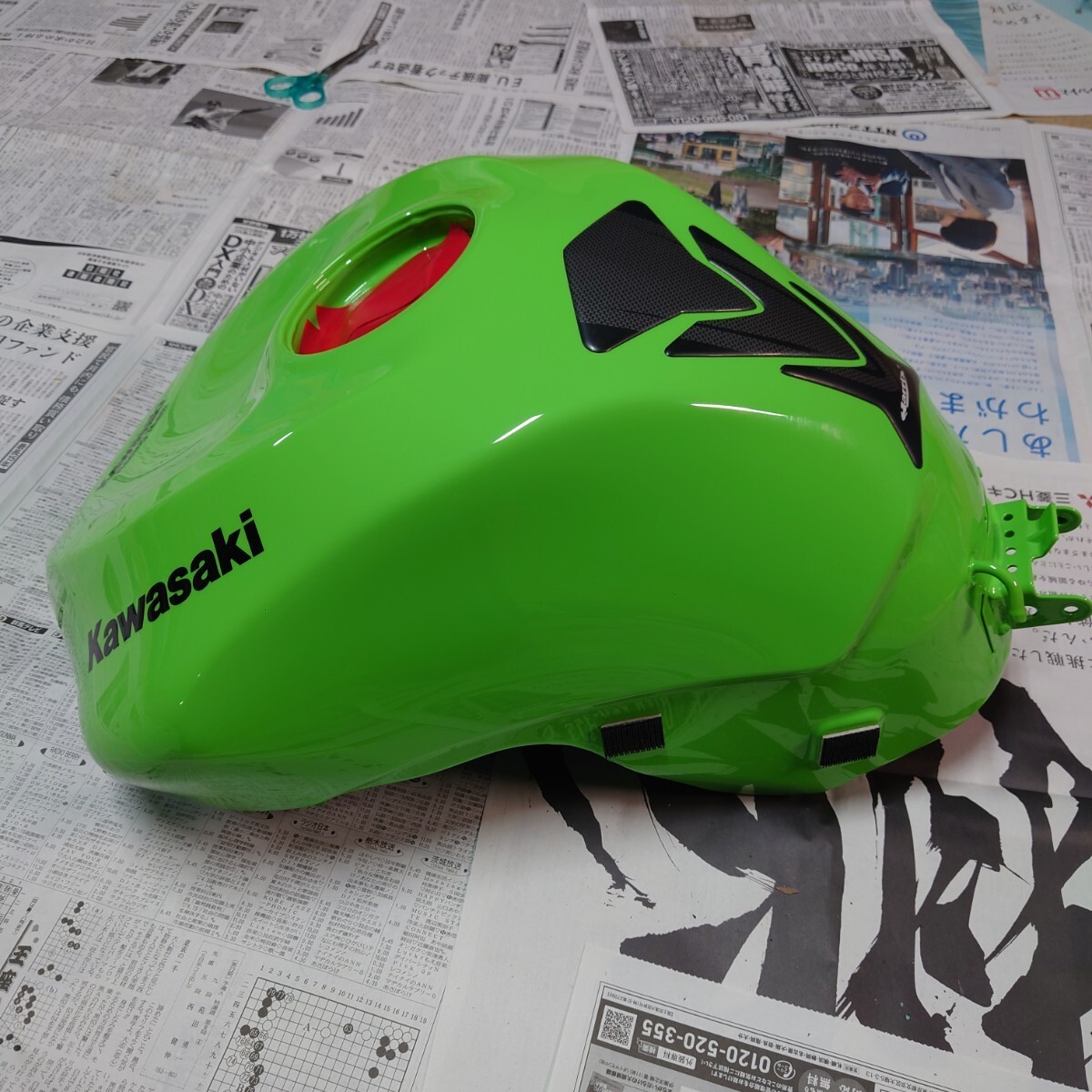 ほぼ新品！2019 ZX-6R(636) ガソリンタンク ASSY_画像1