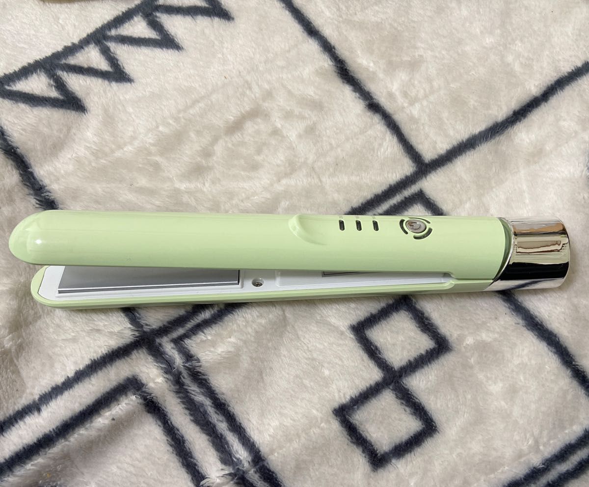 ヘアアイロン ミニ ストレートアイロン 前髪用 持ち運び コンパクト usb 海外対応 旅行 Green 軽量 持ち運び便利