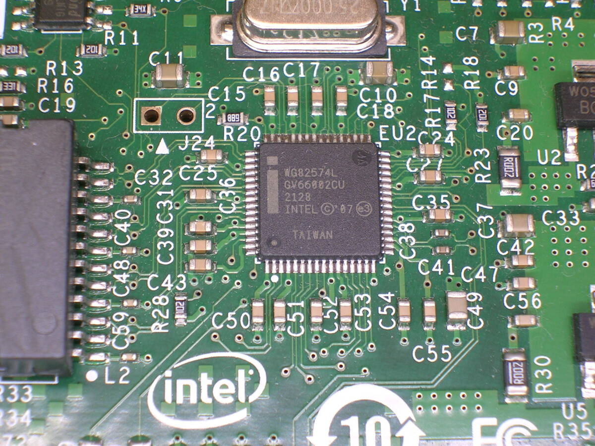 自作ＰＣ部品　PCI-E ギガビットLANカード　２個　intelとBROADCOM　通信未チェックの為ジャンクで(0220e)