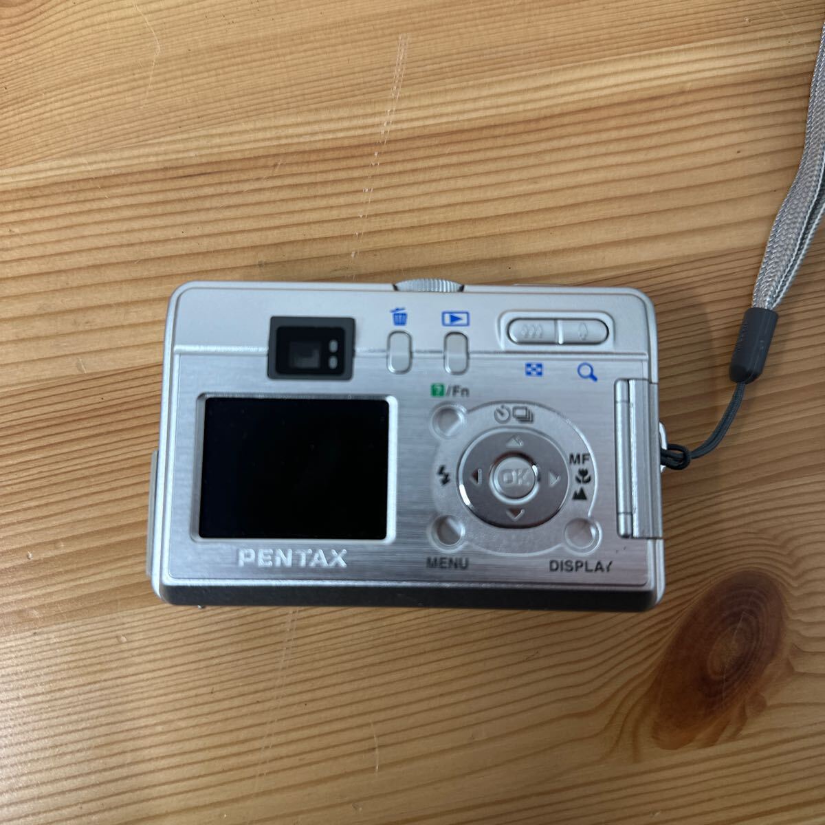 UTn458【現状品】PENTAX Optio s40 コンパクトデジタルカメラ 動作未確認_画像3