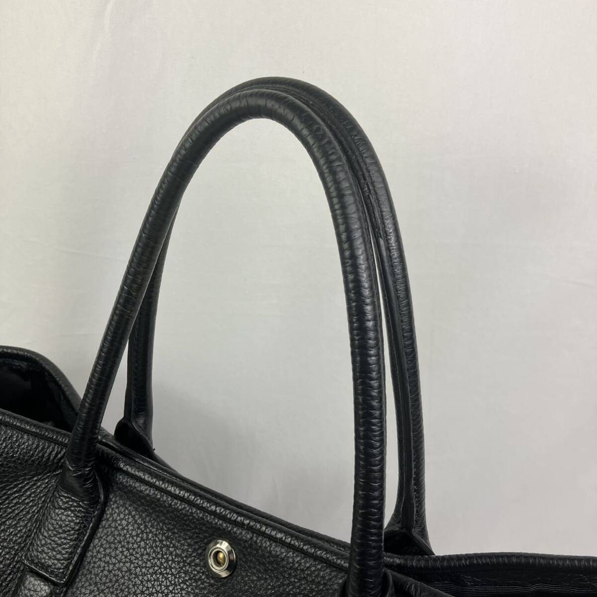  1円〜【極美品】 バーニーズニューヨーク BARNEYS NEWYORK トートバッグ ビジネスバッグ ベンツコラボ A4収納 肩掛け ブラック レザー 黒_画像4