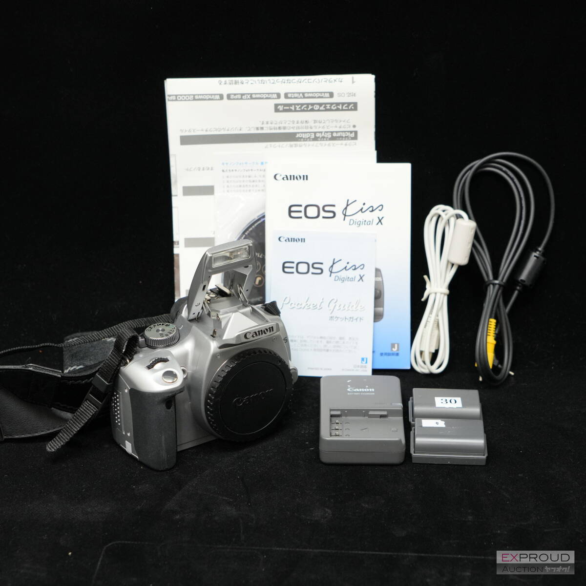 良品★S09 CANON キャノン EOS Kiss Digital X ボディ デジタル一眼レフカメラ 動作確認済 DS126151 バッテリーあり 充電器あり シルバーの画像1