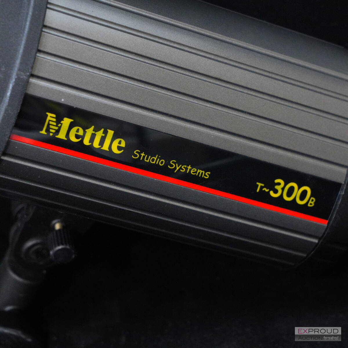 良品★Mettle Studio Systems T-300B モノブロックストロボ 300W 電源ケーブル 替えの電球付 110-130V 150W×4個 10W×3個付_画像2