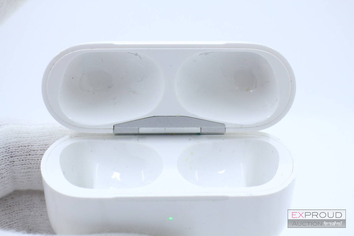 中古品★R05 AirPods Pro Charging Case エアーポッズ プロ Apple チャージングケース 充電ケースのみ 第一世代 A2190 純正 動作確認済の画像4