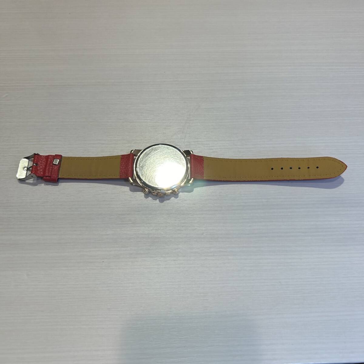 A) 腕時計 ウォッチ 赤文字盤 クオーツ クオーツ式時計 レッド ゴールド メンズ レディース 動作未確認 E0409_画像5
