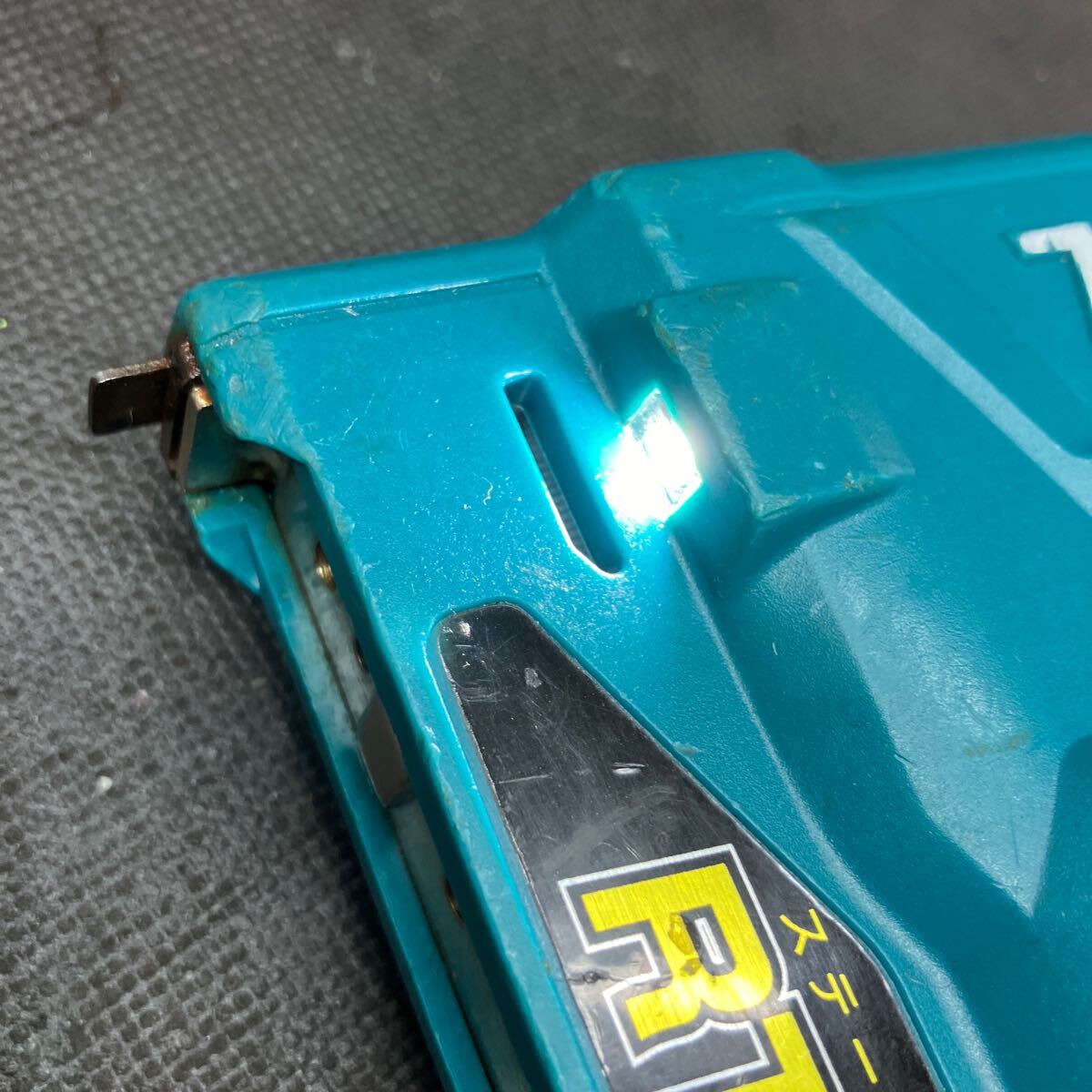 makita マキタ 18V 充電式タッカ ST112D 中古動作確認済み！本体のみです！の画像7