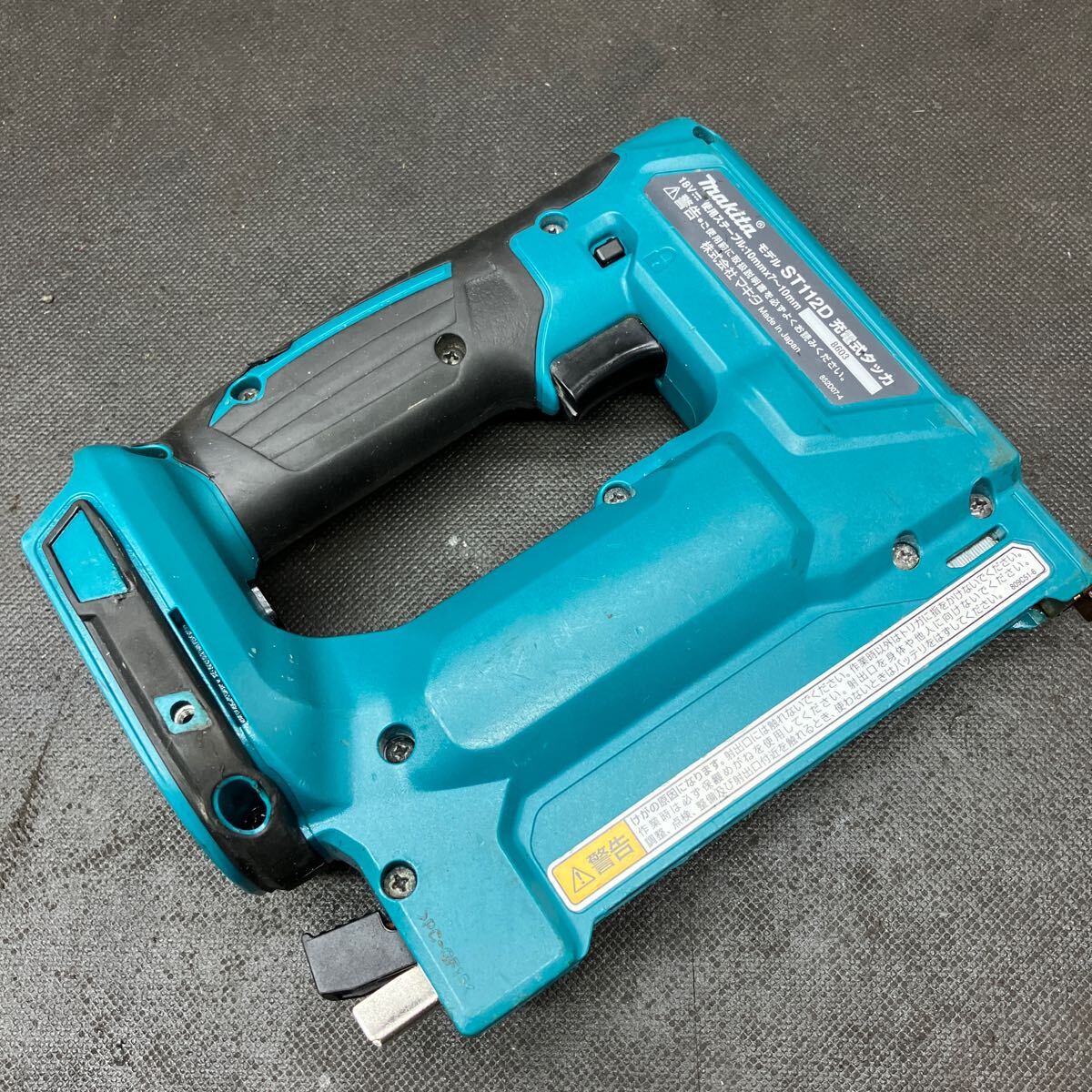 makita マキタ 18V 充電式タッカ ST112D 中古動作確認済み！本体のみです！の画像3