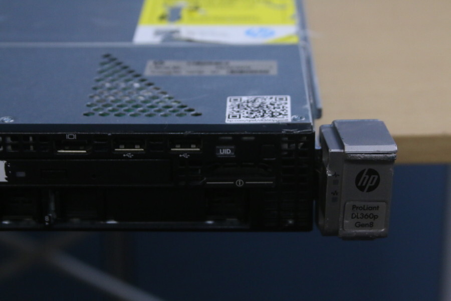 【HP ProLiant DL360p Gen8】サーバ　Xeon E5-2630 v2　メモリ16GB　HDD1TB×５　現状!!　管24ざ226_画像2