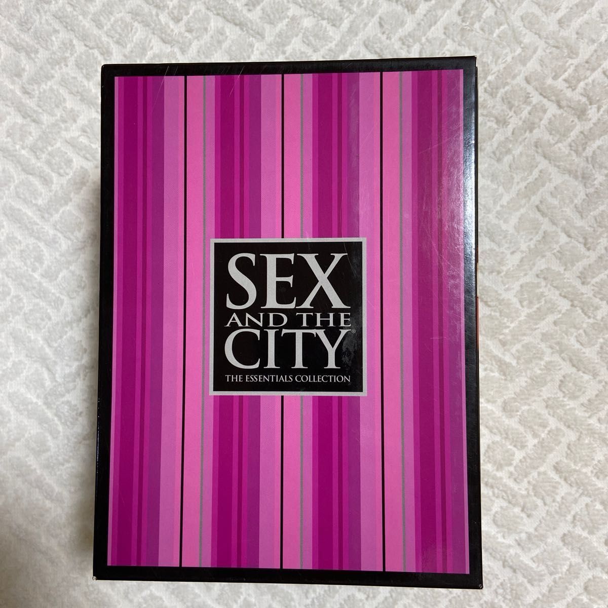 SEX AND THE CITY THE ESSENTIAL COLLECTION 