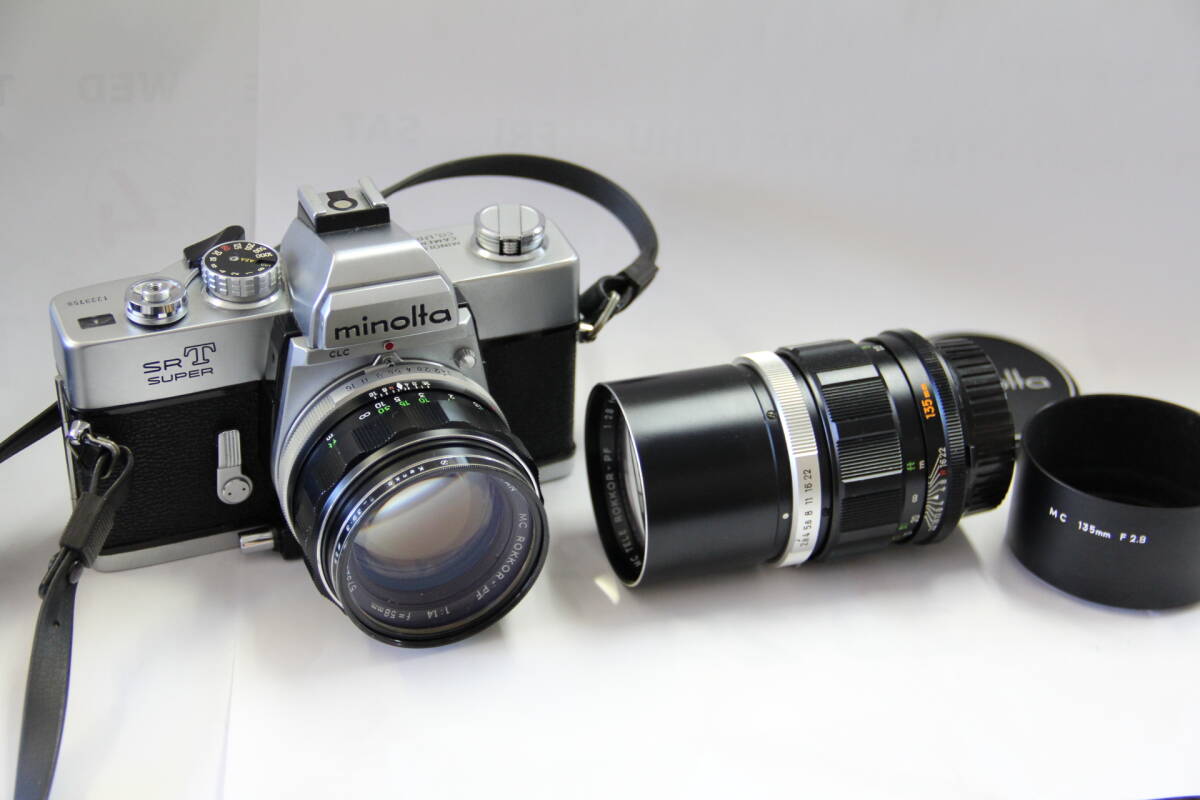 ミノルタ　一眼レフカメラ　SRT SUPER 58mm と 135mm レンズ付き　ジャンク品_画像2