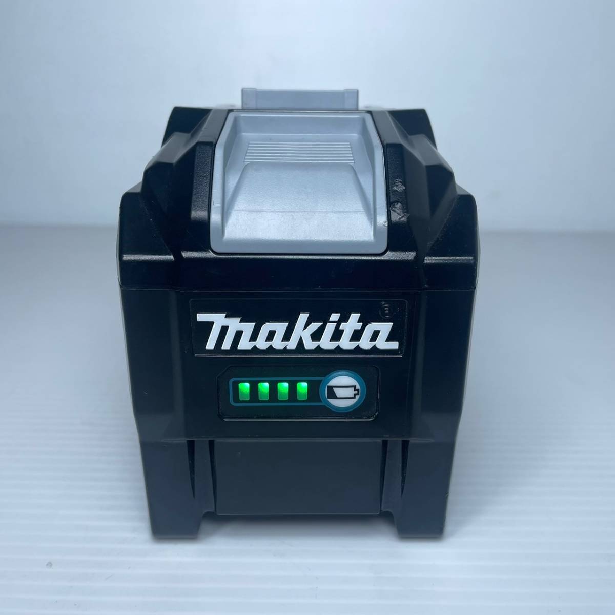 1円スタート makita マキタ 40V max 8.0Ah リチウムイオン バッテリ BL4080F 純正 残容量表示付 領収書OK 充電回数4回 h0310-1-1.5cの画像2