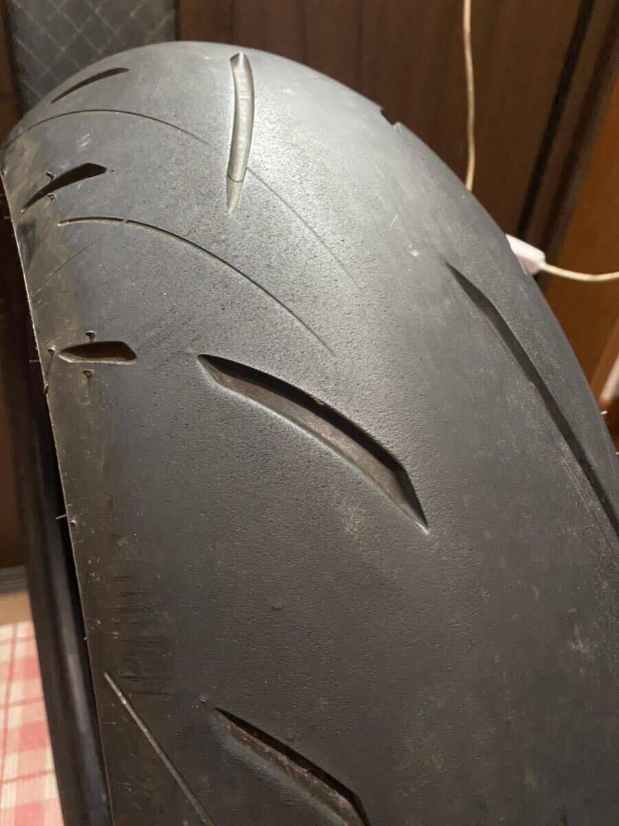 中古MCタイヤ 2021年製造 DUNLOP SPORTMAX ROADSPORT2 190/50ZR17 ダンロップ スポーツマックス ロードスポーツ2 190 50 17 2421 K4656_画像3