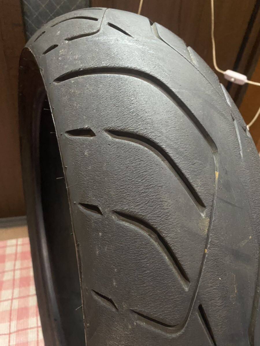 中古MCタイヤ 2022年製造 DUNLOP SPORTMAX ROADSMARTⅢ 180/55ZR17 ダンロップ ロードスマート3 180 55 17 3722 K4687_画像3