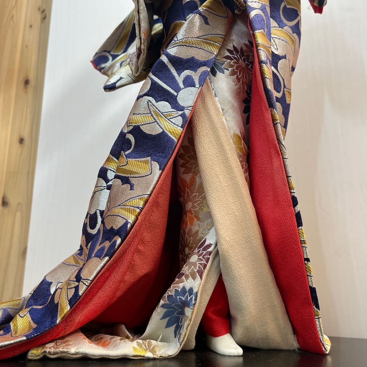 時代 人形 花柄の着物の少女 美人物 日本人形 郷土玩具 伝統工芸 作者不明 高さ57センチ_画像3