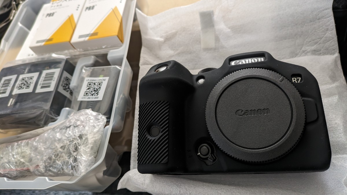 Canon EOS R7 & RF100-400 セット 完全未使用 EOS ミラーレス Canon EOS R7 & RF100-400 セット 完全未使用 EOS ミラーレス