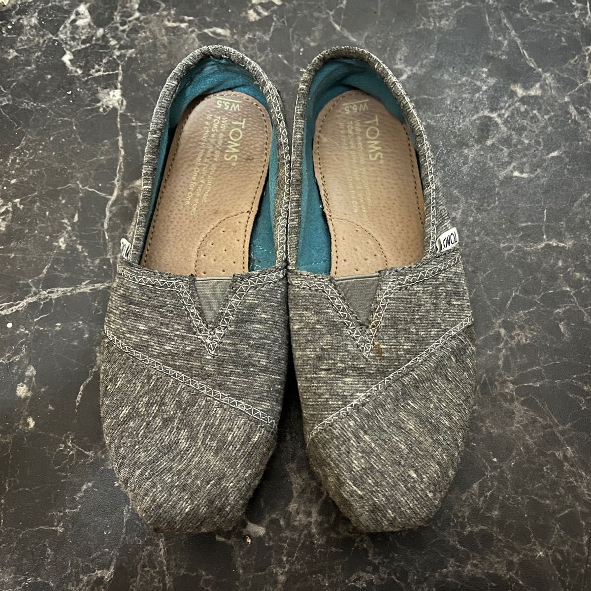 TOMS トムス フラットシューズ スリッポン 22.5cm グレー 靴 シューズ ローヒール